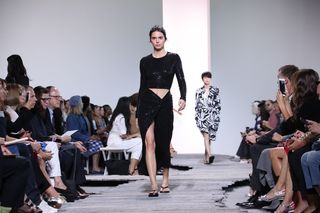 Kendall Jenner feet photo thumbnail