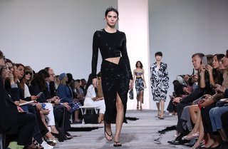 Kendall Jenner feet photo thumbnail