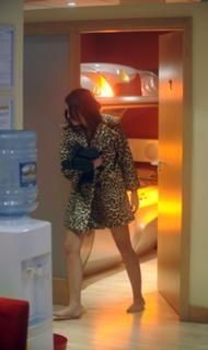 Miley Cyrus feet photo thumbnail