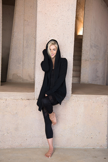 Julianne Hough feet photo thumbnail