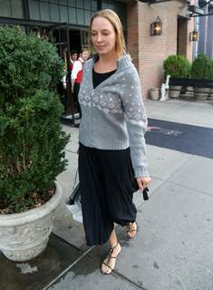 Uma Thurman feet photo thumbnail
