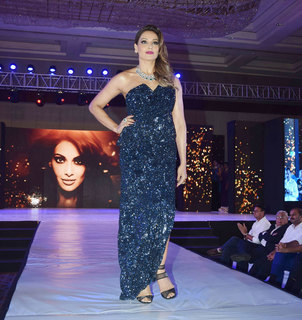 Bipasha Basu feet photo thumbnail