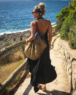 Adriane Galisteu feet photo thumbnail