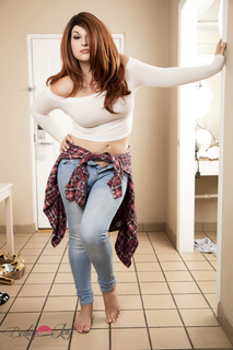 Bailey Jay feet photo thumbnail