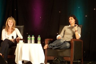 Morena Baccarin feet photo thumbnail