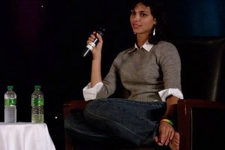 Morena Baccarin feet photo thumbnail