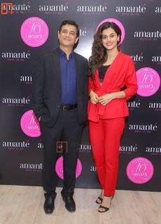 Taapsee Pannu feet photo thumbnail