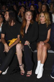 Lindsay Lohan feet photo thumbnail