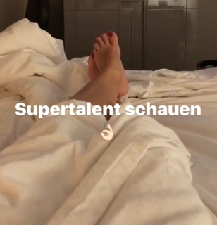 Daniela Katzenberger feet photo thumbnail