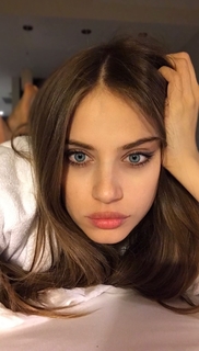 Xenia Tchoumitcheva feet photo thumbnail