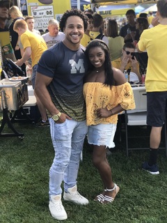 Simone Biles feet photo thumbnail