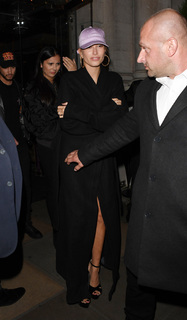 Hailey Bieber feet photo thumbnail