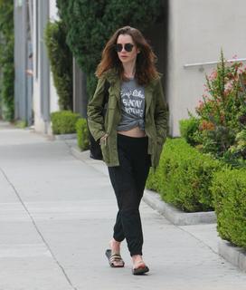 Lily Collins feet photo thumbnail