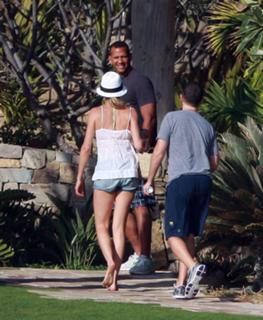 Cameron Diaz feet photo thumbnail