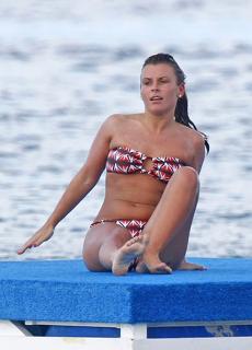 Coleen Rooney feet photo thumbnail