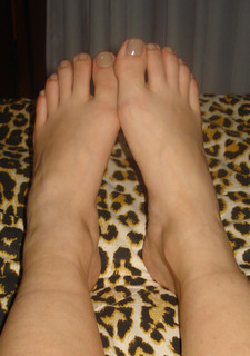 Alaine Crissiê feet photo thumbnail