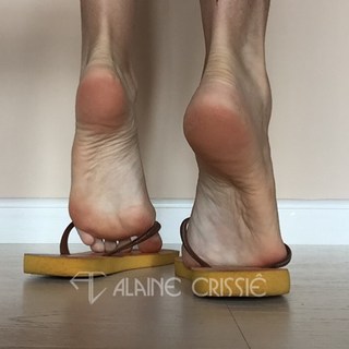 Alaine Crissiê feet photo thumbnail