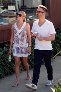 LeAnn Rimes feet photo thumbnail