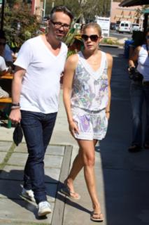 LeAnn Rimes feet photo thumbnail