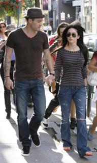 Megan Fox feet photo thumbnail