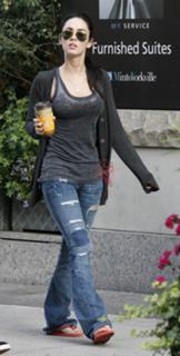 Megan Fox feet photo thumbnail