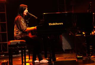 Demi Lovato feet photo thumbnail