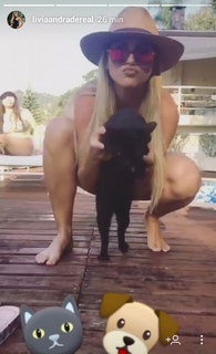 Lívia Andrade feet photo thumbnail