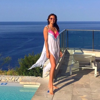 Melanie Sykes feet photo thumbnail