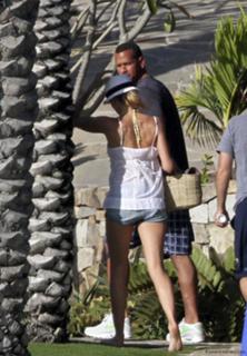 Cameron Diaz feet photo thumbnail