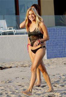 Kristin Cavallari feet photo thumbnail