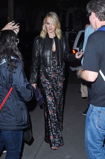 Jennifer Lawrence feet photo thumbnail