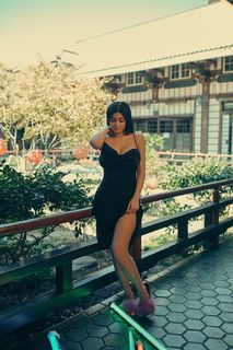 Kylie Jenner feet photo thumbnail