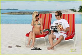 Heidi Montag feet photo thumbnail