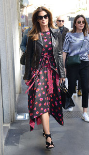 Cindy Crawford feet photo thumbnail
