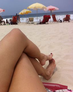 Alaine Crissiê feet photo thumbnail