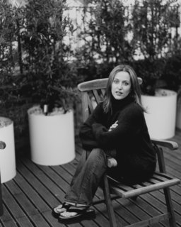 Gillian Anderson feet photo thumbnail