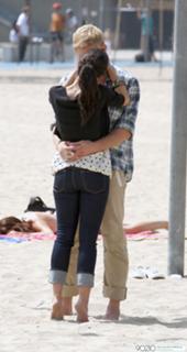 Jessica Lowndes feet photo thumbnail