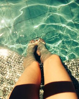 Alaine Crissiê feet photo thumbnail