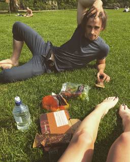 Phoebe Dynevor feet photo 5