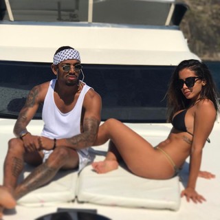 Anitta feet photo thumbnail