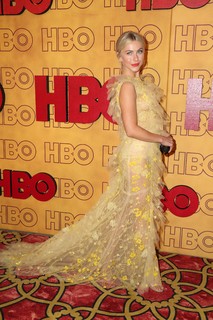 Julianne Hough feet photo thumbnail