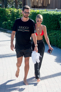 Sofia Richie feet photo thumbnail