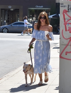 Selma Blair feet photo thumbnail