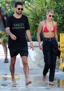 Sofia Richie feet photo thumbnail