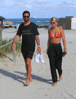 Sofia Richie feet photo thumbnail