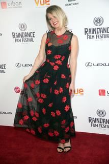 Alice Eve feet photo thumbnail