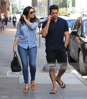 Kelly Brook feet photo thumbnail