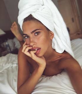 Kara Del Toro feet photo thumbnail