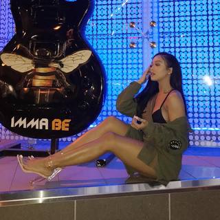 Jilly Anais feet photo thumbnail