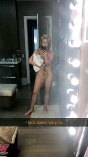 Chelsea Handler feet photo thumbnail